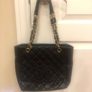 Classic Chanel shoulder bag *100% authentic